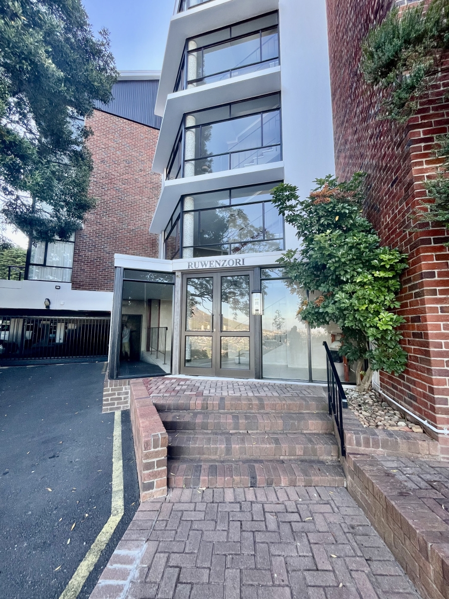 1 Bedroom Property for Sale in Tamboerskloof Western Cape